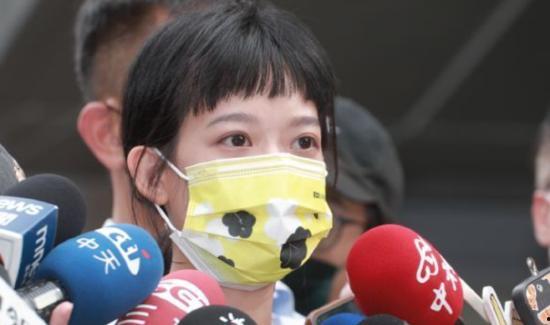 黄子佼爆料自拍视频,揭秘明星私生活瞬间