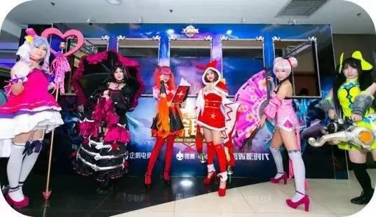 娱乐大爆料做运动,明星健身秘籍，跟随潮流动起来！