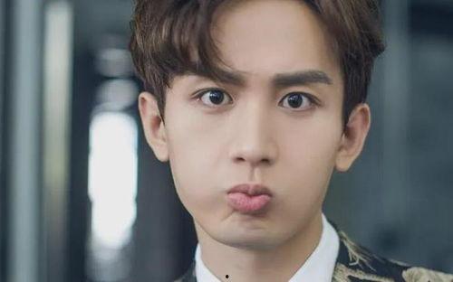 成毅家世爆料最新消息,豪门背景引热议，最新爆料曝光惊人内幕