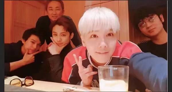 韩国男星绘画爆料视频,揭秘明星私下艺术创作瞬间